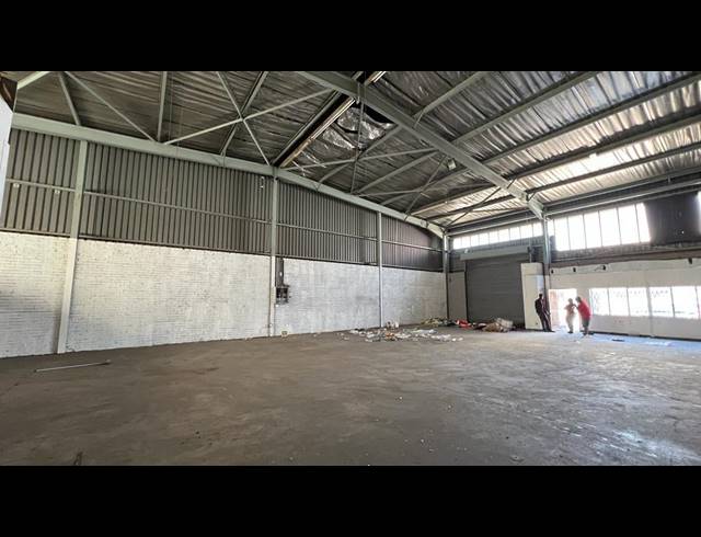 6,251M² WAREHOUSE FOR SALE IN SELBY
